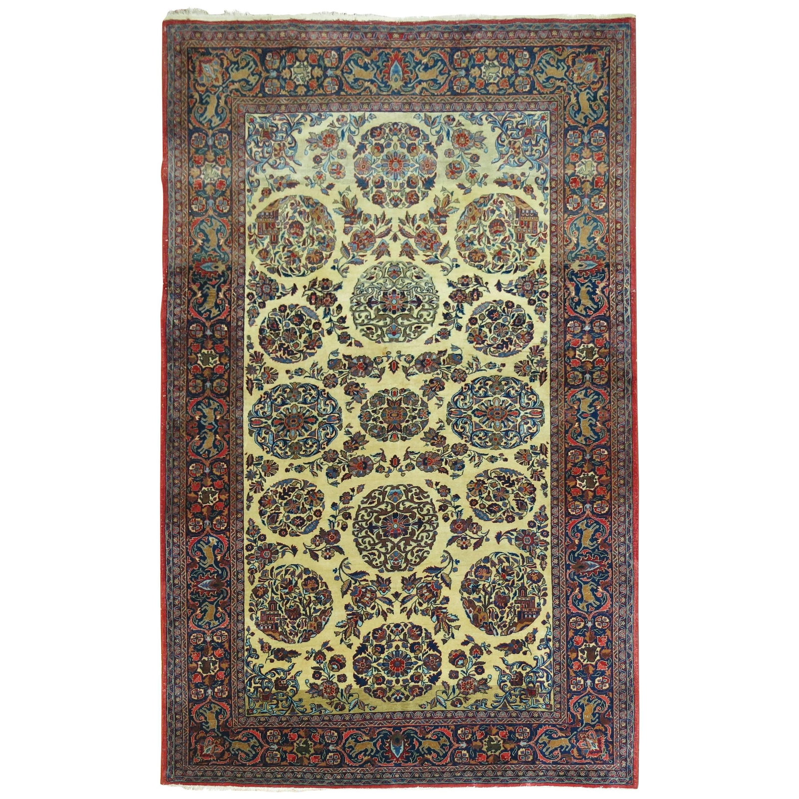 Early 20th Century Persian Kashan Rug Wool Hand-Knotted Animal Border: Early 20th Century Persian Kashan Rug Wool Hand-Knotted Animal Border Discover the exquisite beauty of this early 20th century Persian Kashan rug, masterfully hand-knotted from premium wool. It showca