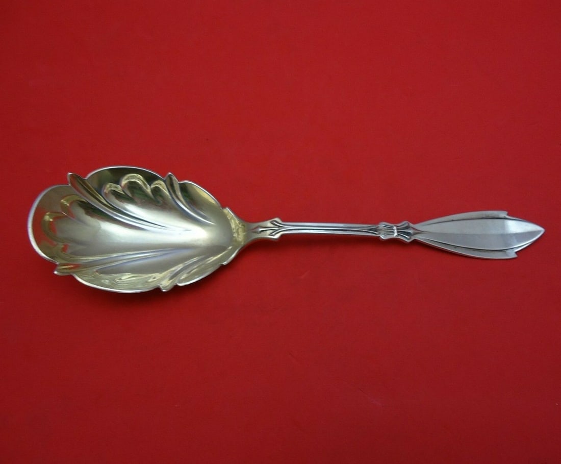 Coles Shiebler Palace Sterling Silver Scalloped Berry Spoon 8.5" Gold Wash: Coles Shiebler Palace Sterling Silver Scalloped Berry Spoon 8.5" Gold Wash This exquisite serving spoon is part of the Palace pattern by Coles, crafted in sterling silver with a beautiful gold wash fi