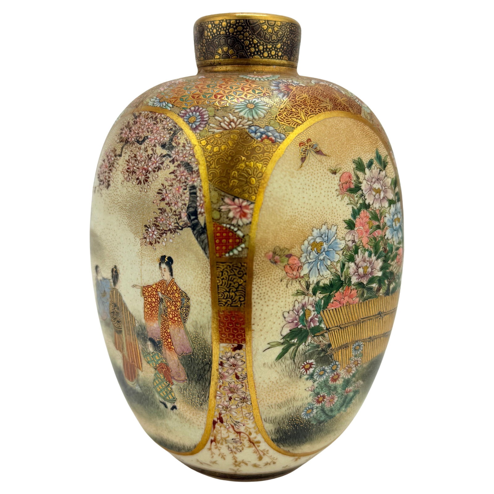 Japanese Satsuma Tea Caddy Ryuzan Kyoto Meiji-Taisho Circa 1900: Japanese Satsuma Tea Caddy Ryuzan Kyoto Meiji-Taisho Circa 1900 This exquisite Japanese Satsuma earthenware tea caddy, attributed to the Ryuzan Studio, showcases the artistry of Kyoto during the Meiji