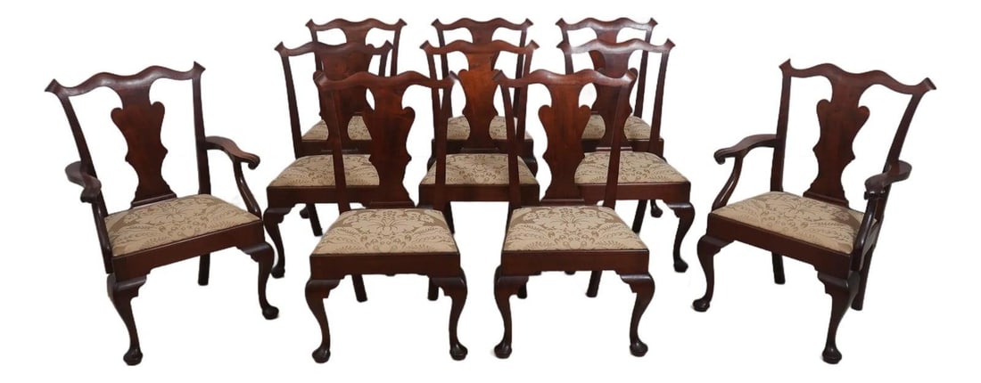 Set of 10 Larry Crossman Mahogany Dining Chairs Queen Anne Style: Set of 10 Larry Crossman Mahogany Dining Chairs Queen Anne Style This exquisite set of 10 dining room chairs, crafted by Larry Crossman, showcases the timeless elegance of solid mahogany construction.