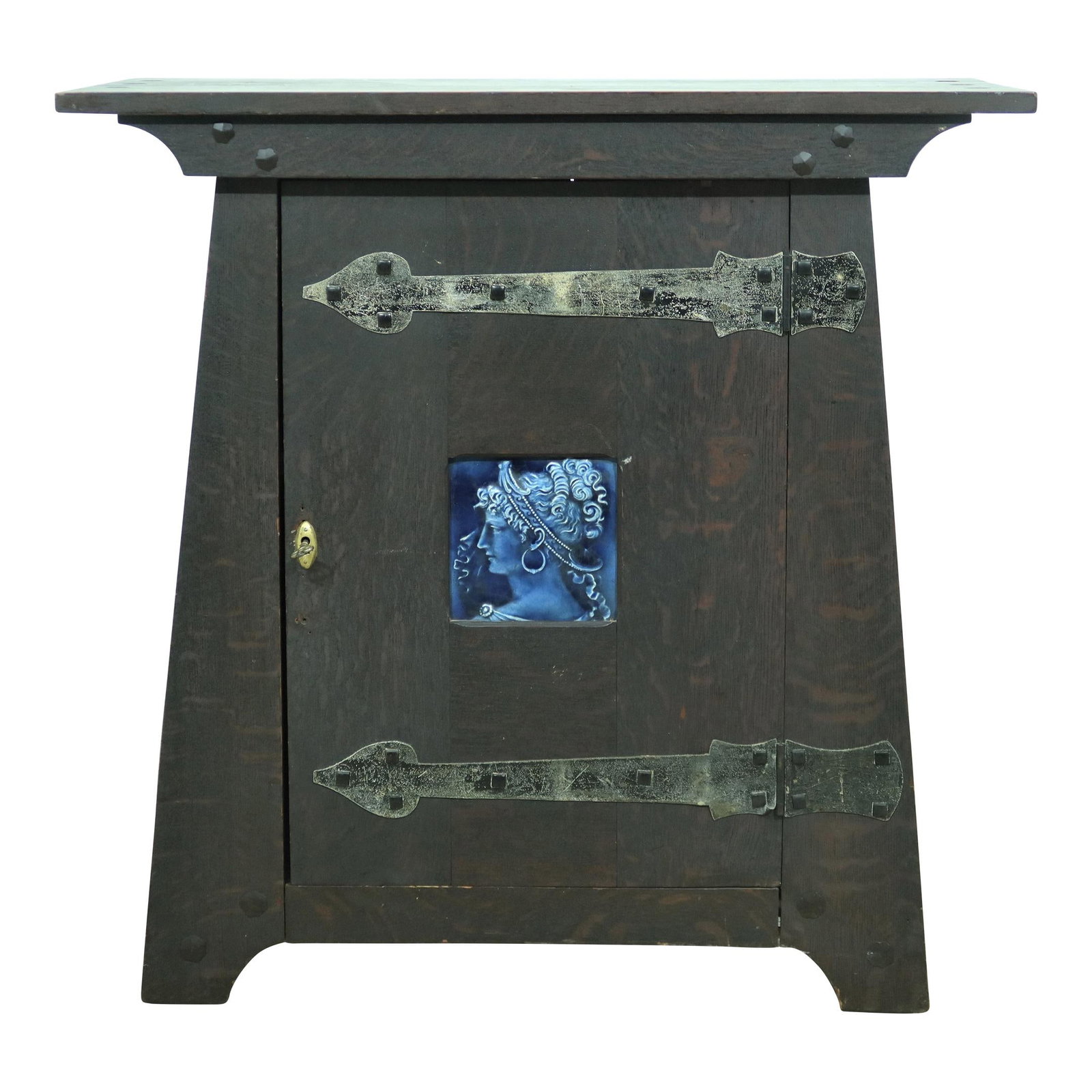 Antique Arts & Crafts Mission Oak Smoking Cabinet C1900-1910 Tile Insert: Antique Arts & Crafts Mission Oak Smoking Cabinet C1900-1910 Tile Insert Discover the charm of the Antique Arts & Crafts Mission Oak Smoking Cabinet, crafted between 1900 and 1910. This exquisite piec