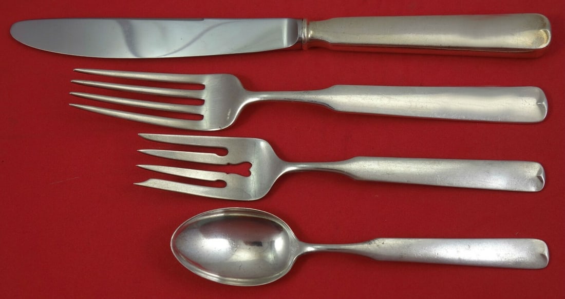 Gorham Christina Sterling Silver 4-Piece Dinner Place Setting: Gorham Christina Sterling Silver 4-Piece Dinner Place Setting Enhance your dining experience with this exquisite 4-piece dinner size place setting from the renowned Gorham brand, featuring the elegant