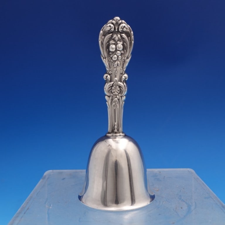 Reed & Barton Francis I Sterling Silver Dinner Bell 4.5": Reed & Barton Francis I Sterling Silver Dinner Bell 4.5" Experience the elegance of the Francis I pattern by Reed and Barton with this exquisite sterling silver dinner bell. Measuring 4 1/2 inches, th