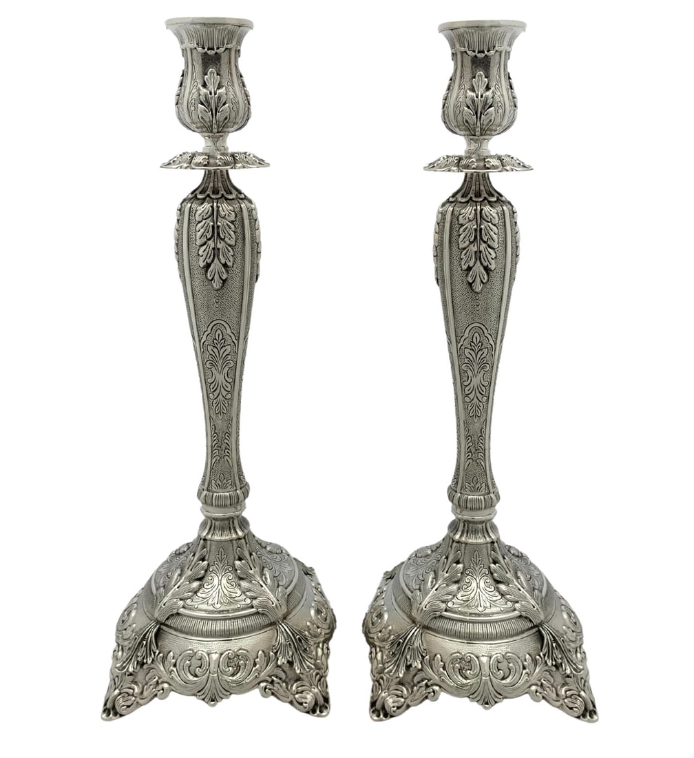 Elegant Tall 925 Sterling Silver Handmade Leaf Applique Candlesticks: Elegant Tall 925 Sterling Silver Handmade Leaf Applique Candlesticks This exquisite pair of tall candlesticks is crafted from 925 sterling silver, featuring intricate handmade leaf appliques and ornat