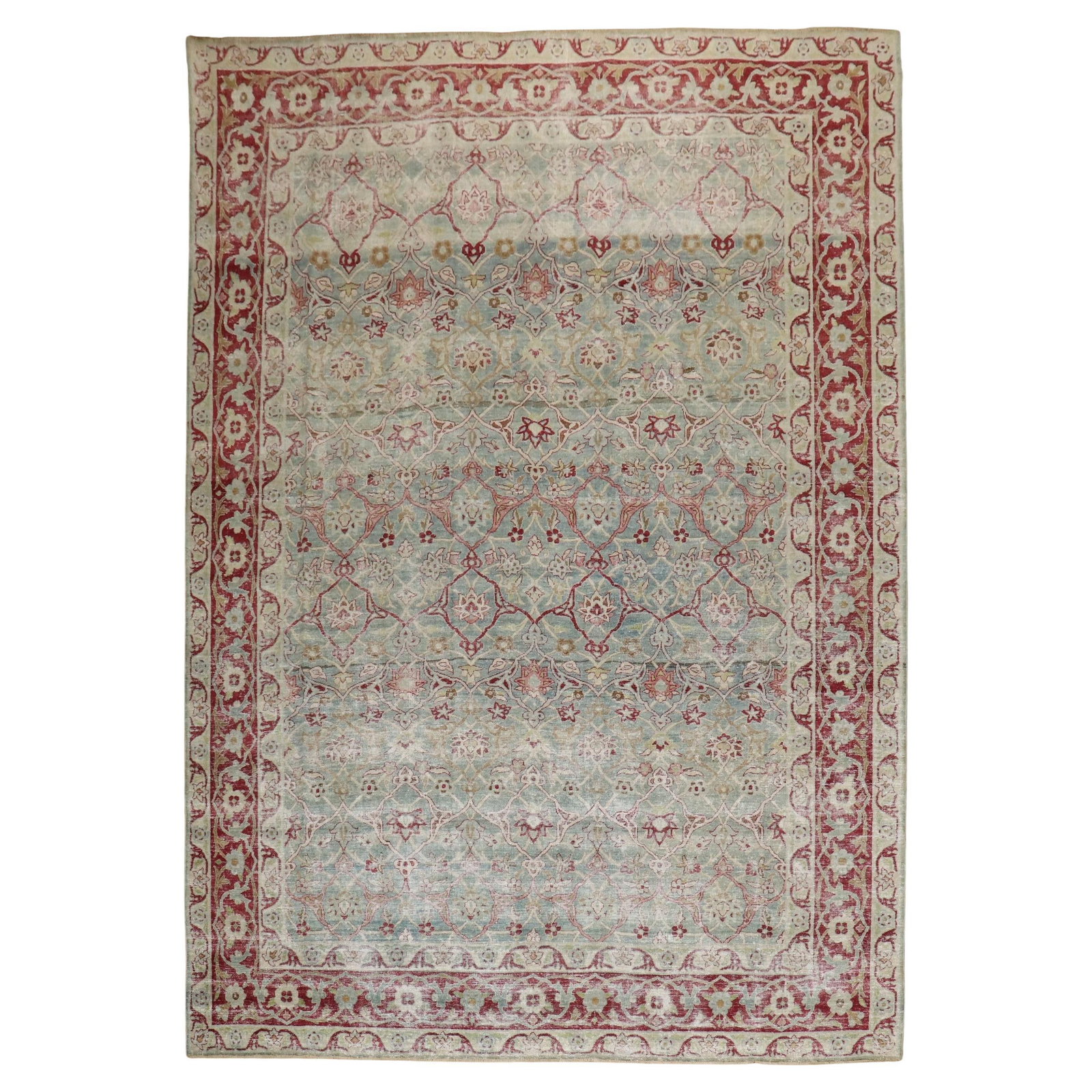 Antique Persian Isfahan Tabriz Rug from Zabihi Collection 86 x 120 in: Antique Persian Isfahan Tabriz Rug from Zabihi Collection 86 x 120 in Discover the exquisite craftsmanship of this Antique Persian Isfahan Rug, an elegant addition to any home decor. Hand-woven from h