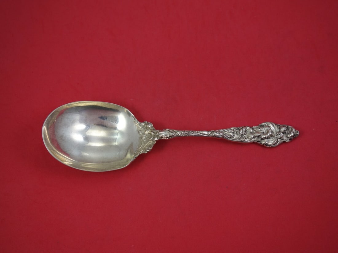 Reed and Barton Les Six Fleurs Sterling Silver Berry Spoon 9 7/8 inches: Reed and Barton Les Six Fleurs Sterling Silver Berry Spoon 9 7/8 inches This exquisite Les Six Fleurs Berry Spoon from Reed and Barton is crafted from high-quality sterling silver, measuring 9 7/8 inc