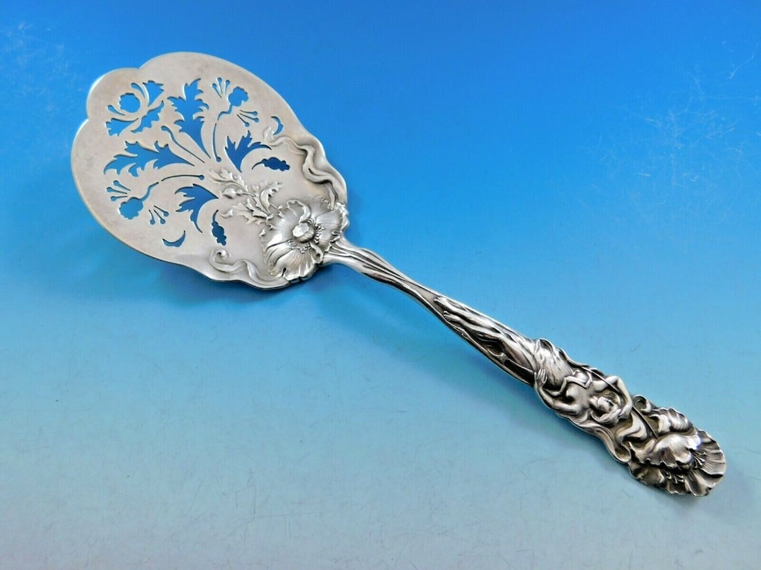 Alvin Raphael Sterling Silver Tomato Server 8 1/4 Art Nouveau: Alvin Raphael Sterling Silver Tomato Server 8 1/4 Art Nouveau This exquisite tomato server features the Raphael pattern by Alvin, crafted from high-quality sterling silver. Measuring 8 1/4 inches, it 