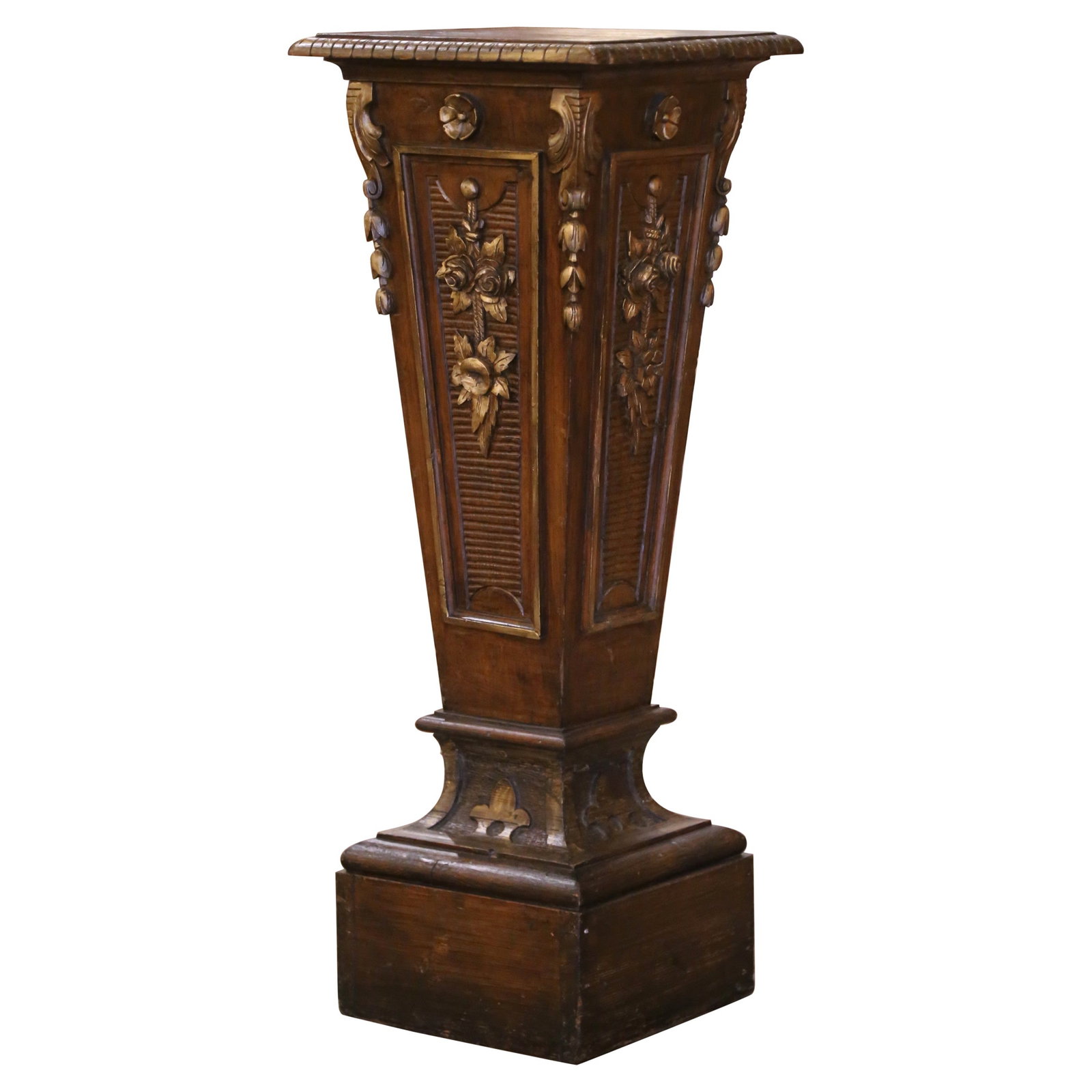 Early 20th Century French Hand-Carved Pine Pedestal Table with Gilt Accents: Early 20th Century French Hand-Carved Pine Pedestal Table with Gilt Accents Add a touch of elegance to your home with this exquisite Early 20th Century French Carved Pine and Partial Gilt Pedestal Tab