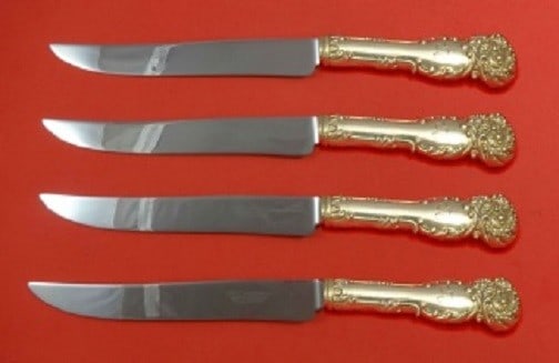 La Reine Reed and Barton Sterling Silver Steak Knife Set 4pc Custom 9.5in: La Reine Reed and Barton Sterling Silver Steak Knife Set 4pc Custom 9.5in Elevate your dining experience with this exquisite La Reine by Reed and Barton Sterling Silver Steak Knife Set. This large 4-p
