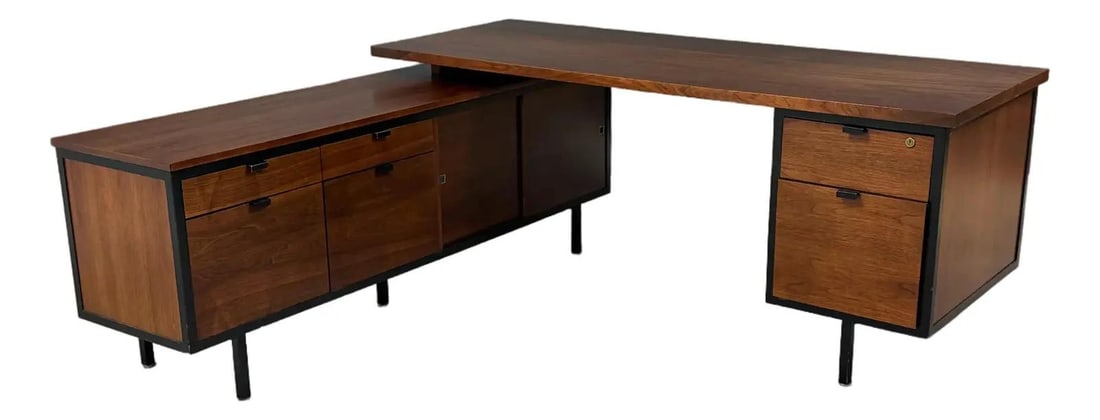 Rare 1950s Robert John L Shaped Walnut Desk for Knoll: Rare 1950s Robert John L Shaped Walnut Desk for Knoll Discover a rare and early example of mid-century modern design with this L-shaped walnut desk by Robert John for Knoll. Featuring a sleek black fr