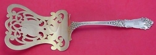 Reed and Barton La Marquise Sterling Silver Waffle Server 10 Inches: Reed and Barton La Marquise Sterling Silver Waffle Server 10 Inches Presenting the exquisite La Marquise Waffle Server by Reed and Barton, crafted from high-quality sterling silver. This stunning serv