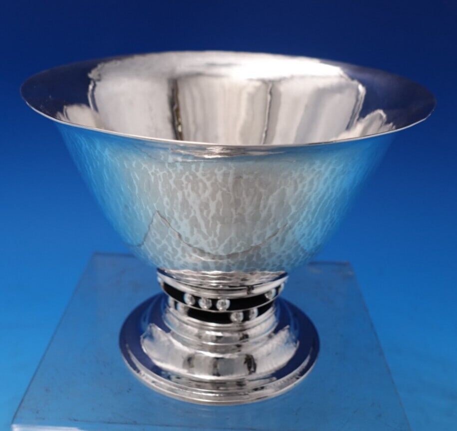 Georg Jensen Sterling Silver Serving Dish 364 5.25 x 3.75 8oz Figural Design: Georg Jensen Sterling Silver Serving Dish 364 5.25 x 3.75 8oz Figural Design This exquisite serving dish by Georg Jensen is crafted from high-quality sterling silver (.925) and features a beautiful fi