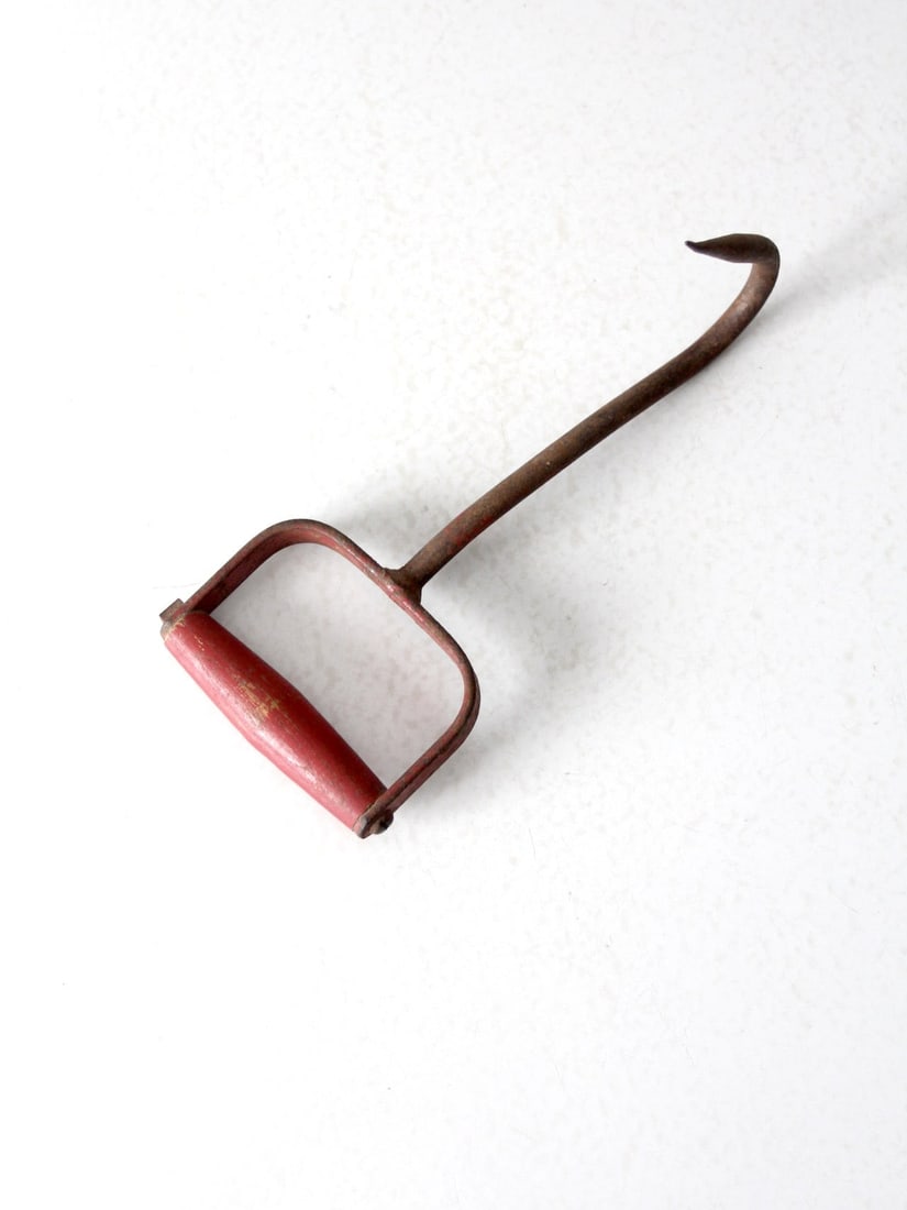 Vintage Red Iron Hay Hook Rustic Decor 11 Inch: Vintage Red Iron Hay Hook Rustic Decor 11 Inch This vintage red iron hay hook exudes rustic charm with its weathered red finish and durable iron construction. Originally designed for lifting hay bales