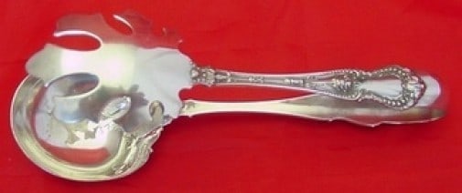 Whiting Dorothy Vernon Sterling Silver 6 Inch Ice Tong: Whiting Dorothy Vernon Sterling Silver 6 Inch Ice Tong This exquisite ice tong is crafted from sterling silver and features the elegant Dorothy Vernon pattern by Whiting Manufacturing Company. Measuri