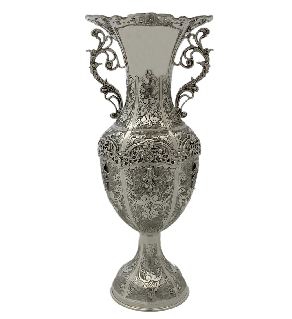 Handmade Sterling Silver Flower Vase with Leaf Applique and Handles: Handmade Sterling Silver Flower Vase with Leaf Applique and Handles This exquisite handcrafted flower vase is made from high-quality 925 sterling silver and features intricate chased leaf applique des