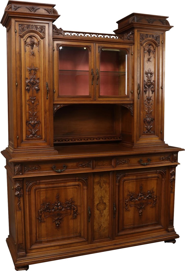 1900 French Art Nouveau Walnut Sideboard Buffet: 1900 French Art Nouveau Walnut Sideboard Buffet This exquisite French Art Nouveau sideboard from 1900 showcases the elegance and craftsmanship of its era. Made of rich walnut, it features normal wear 