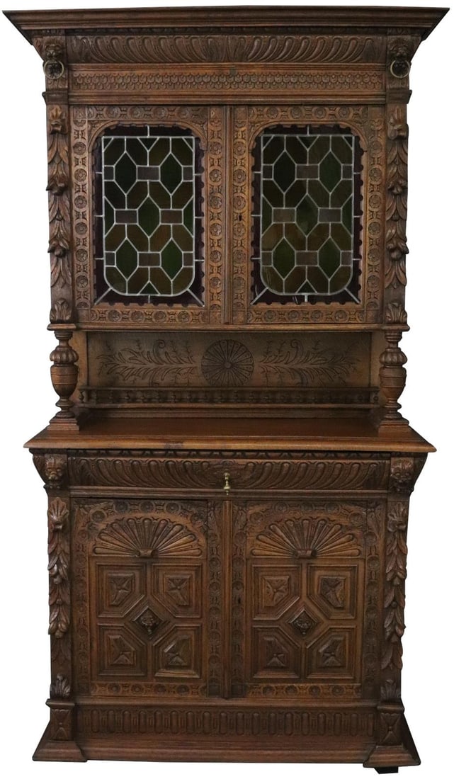 1890 Hand-Carved Solid Oak Buffet Mechelen Renaissance Style: 1890 Hand-Carved Solid Oak Buffet Mechelen Renaissance Style This exquisite hand-carved oak buffet showcases the elegance of Belgian craftsmanship from 1890. Designed in the Mechelen Renaissance style