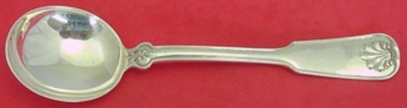 Tiffany & Co Shell and Thread Sterling Silver Gumbo Spoon 7.5 Inch: Tiffany & Co Shell and Thread Sterling Silver Gumbo Spoon 7.5 Inch This exquisite Sterling Silver Gumbo Soup Spoon from Tiffany & Co. showcases the elegant Shell & Thread pattern, a classic design tha