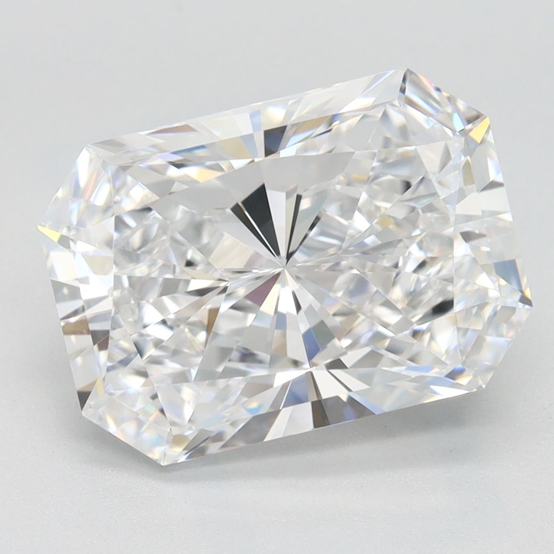 Loose Diamond - RADIANT 4.15ct D FL: Loose Diamond - RADIANT 4.15ct D FL Source: This is a real non-mined Diamond that has been grown in a lab Shape: RADIANT Carats: 4.15 Color: D Clarity: FL Certification: GIA Video: