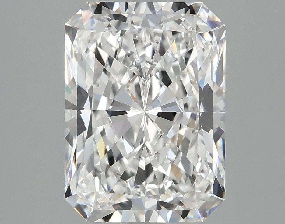 Loose Diamond - RADIANT 3.09ct E VVS2: Loose Diamond - RADIANT 3.09ct E VVS2 Source: This is a real non-mined Diamond that has been grown in a lab Shape: RADIANT Carats: 3.09 Color: E Clarity: VVS2 Certification: IGI Video: