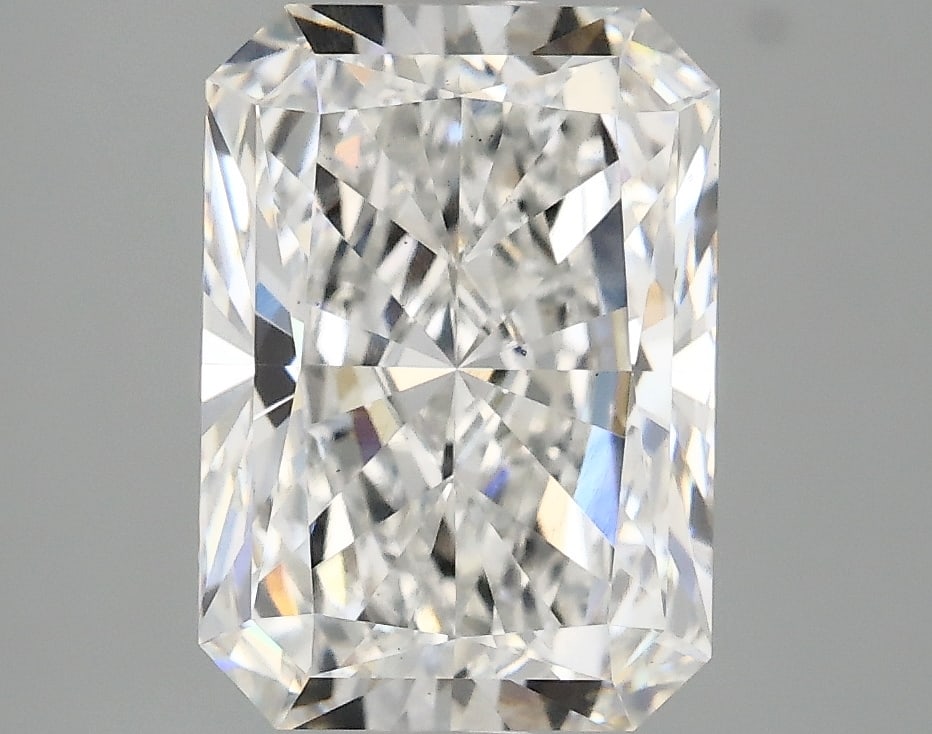 Loose Diamond - RADIANT 3.5ct E VS2: Loose Diamond - RADIANT 3.5ct E VS2 Source: This is a real non-mined Diamond that has been grown in a lab Shape: RADIANT Carats: 3.5 Color: E Clarity: VS2 Certification: IGI Condition: Pre-Owned PLEAS