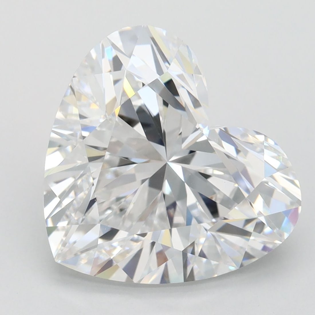 Loose Diamond - HEART 4.23ct D IF: Loose Diamond - HEART 4.23ct D IF Source: This is a real non-mined Diamond that has been grown in a lab Shape: HEART Carats: 4.23 Color: D Clarity: IF Certification: IGI Video: