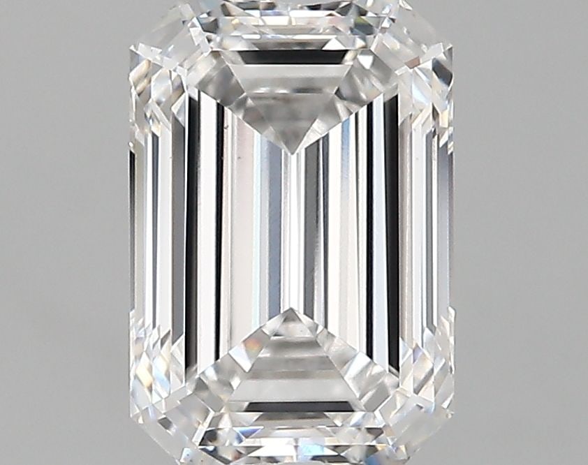 Loose Diamond - EMERALD 2.85ct E VS1: Loose Diamond - EMERALD 2.85ct E VS1 Source: This is a real non-mined Diamond that has been grown in a lab Shape: EMERALD Carats: 2.85 Color: E Clarity: VS1 Certification: IGI Video: Video Link