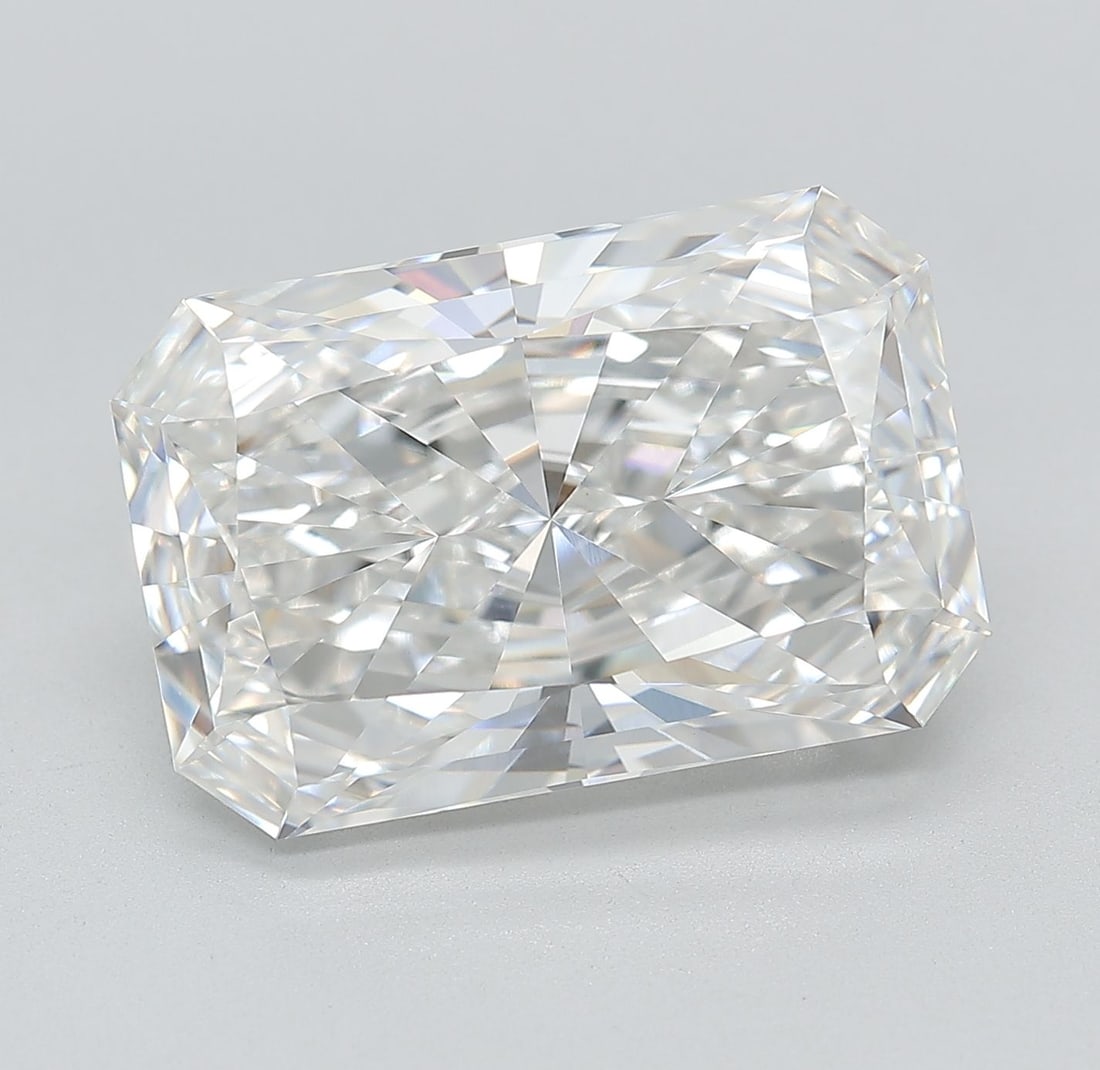 Loose Diamond - RADIANT 9.5ct E VVS2: Loose Diamond - RADIANT 9.5ct E VVS2 Source: This is a real non-mined Diamond that has been grown in a lab Shape: RADIANT Carats: 9.5 Color: E Clarity: VVS2 Certification: IGI Video: