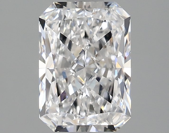 Loose Diamond - RADIANT 1.57ct E VVS2: Loose Diamond - RADIANT 1.57ct E VVS2 Source: This is a real non-mined Diamond that has been grown in a lab Shape: RADIANT Carats: 1.57 Color: E Clarity: VVS2 Certification: IGI Condition: Pre-Owned P