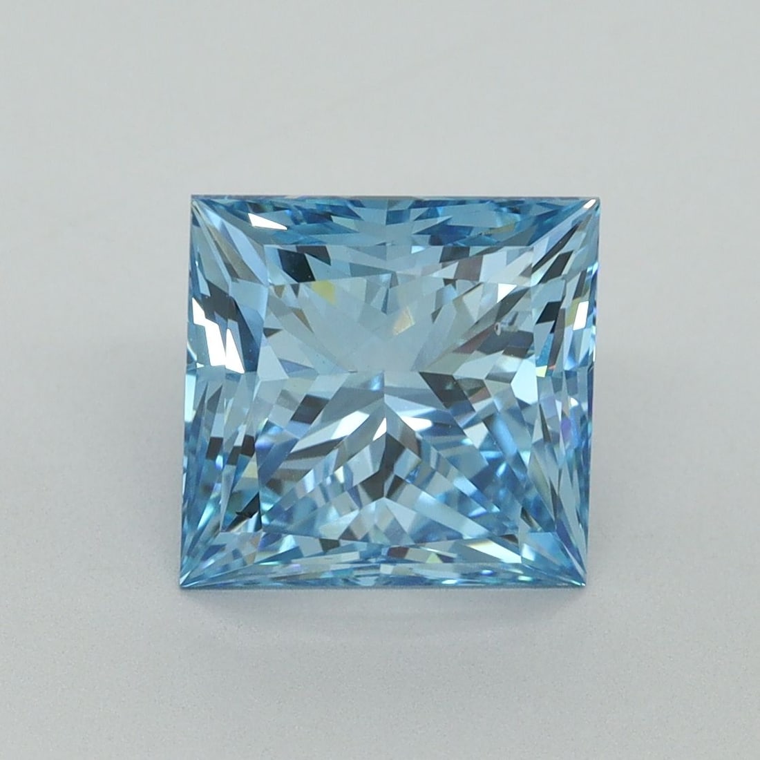 Loose Diamond - PRINCESS 3.22ct Fancy Vivid Blue VS2: Loose Diamond - PRINCESS 3.22ct Fancy Vivid Blue VS2 Source: This is a real non-mined Diamond that has been grown in a lab Shape: PRINCESS Carats: 3.22 Color: Fancy Vivid Blue Certification: IGI Video