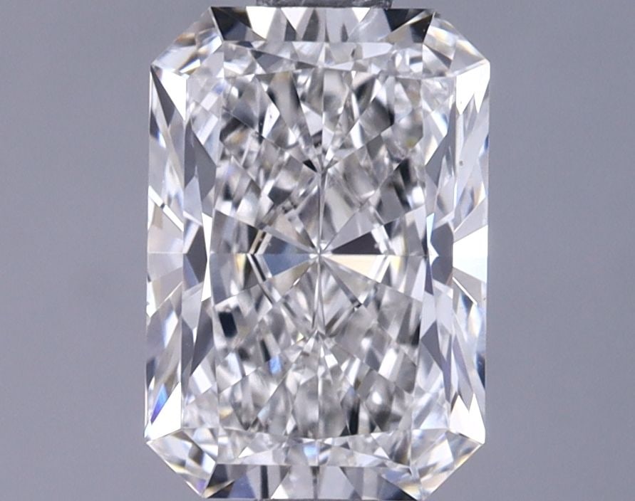 Loose Diamond - RADIANT 1.35ct G VS1: Loose Diamond - RADIANT 1.35ct G VS1 Source: This is a real non-mined Diamond that has been grown in a lab Shape: RADIANT Carats: 1.35 Color: G Clarity: VS1 Certification: IGI Video: