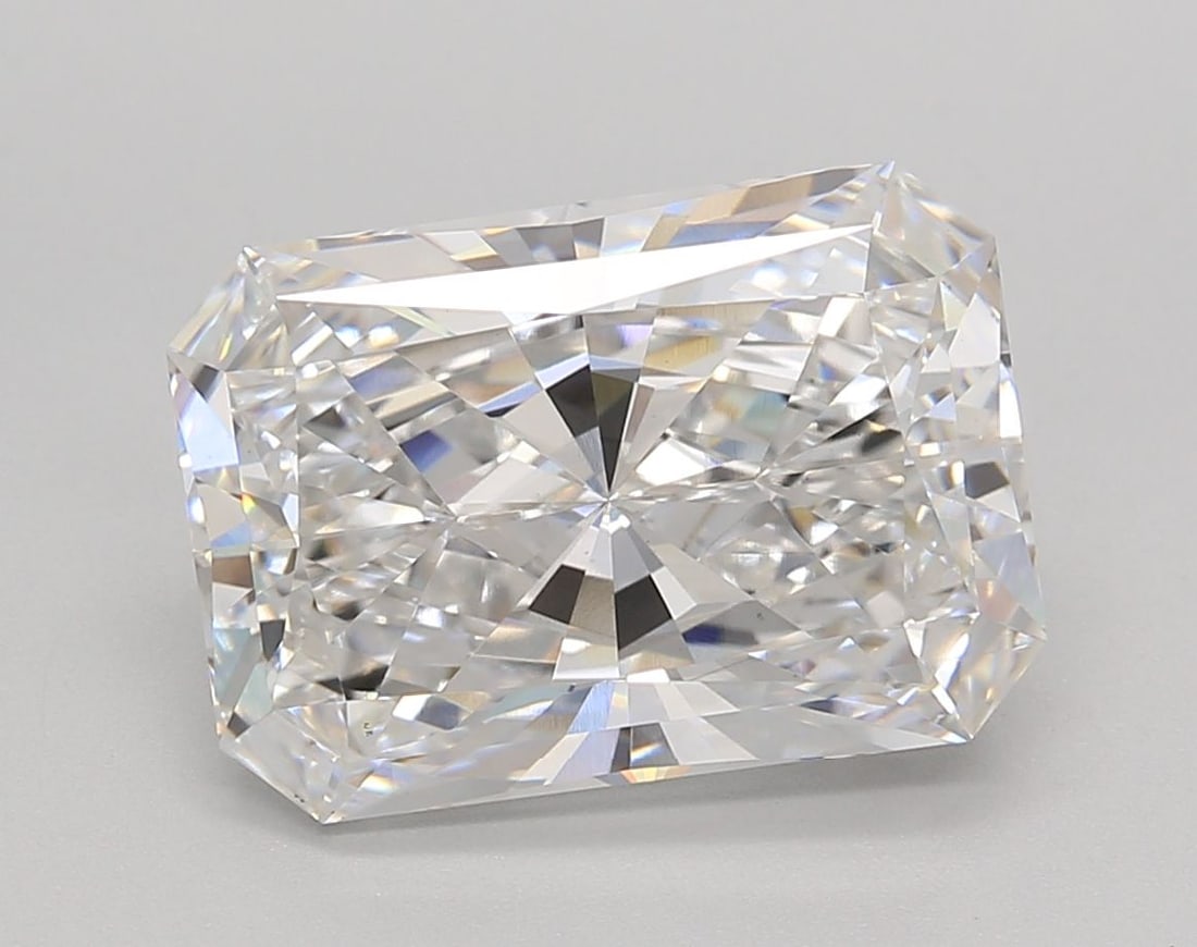 Loose Diamond - RADIANT 4.99ct E VS1: Loose Diamond - RADIANT 4.99ct E VS1 Source: This is a real non-mined Diamond that has been grown in a lab Shape: RADIANT Carats: 4.99 Color: E Clarity: VS1 Certification: NONE Video: