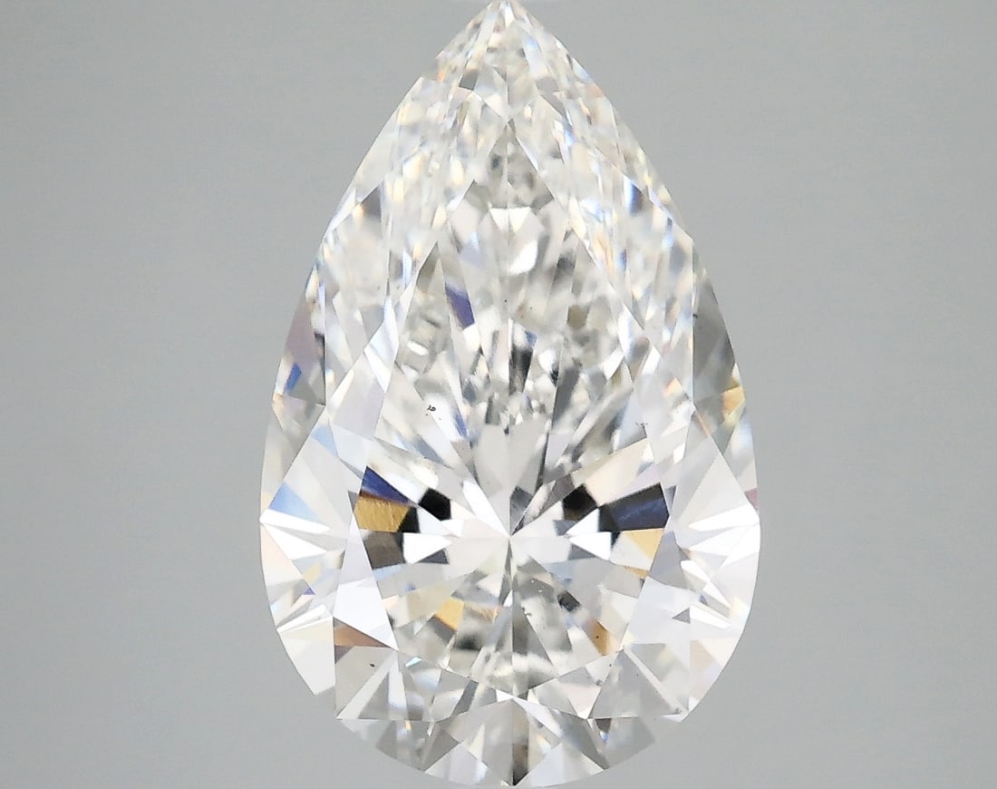 Loose Diamond - PEAR 4.09ct E VS2: Loose Diamond - PEAR 4.09ct E VS2 Source: This is a real non-mined Diamond that has been grown in a lab Shape: PEAR Carats: 4.09 Color: E Clarity: VS2 Certification: IGI Condition: Pre-Owned PLEASE NO