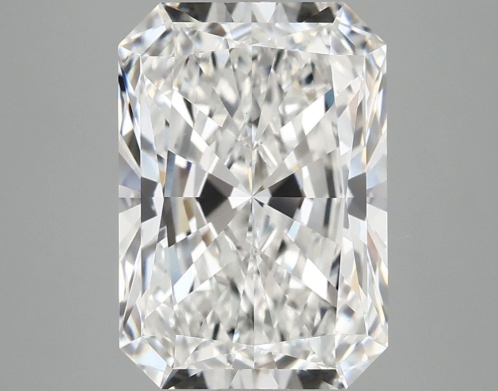 Loose Diamond - RADIANT 4.1ct E VVS2: Loose Diamond - RADIANT 4.1ct E VVS2 Source: This is a real non-mined Diamond that has been grown in a lab Shape: RADIANT Carats: 4.1 Color: E Clarity: VVS2 Certification: IGI Video: