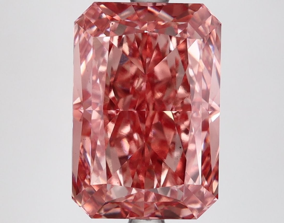 Loose Diamond - RADIANT 5.26ct Fancy Vivid Pink VS1: Loose Diamond - RADIANT 5.26ct Fancy Vivid Pink VS1 Source: This is a real non-mined Diamond that has been grown in a lab Shape: RADIANT Carats: 5.26 Color: Fancy Vivid Pink Certification: IGI Video: