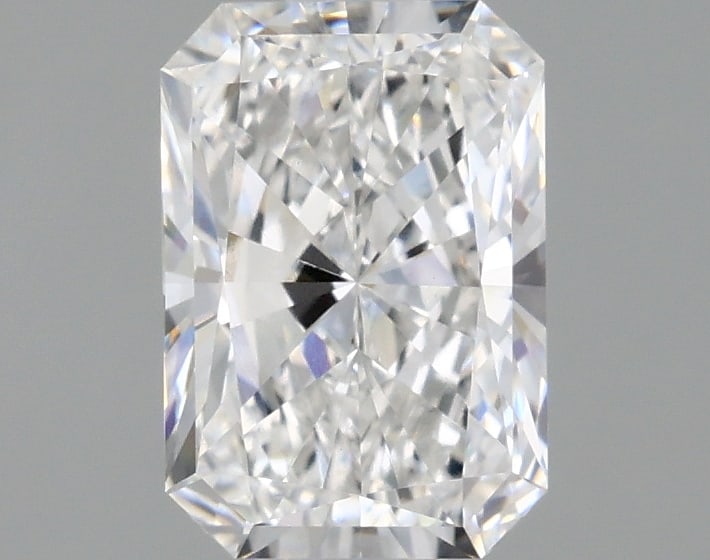 Loose Diamond - RADIANT 1.48ct E VVS2: Loose Diamond - RADIANT 1.48ct E VVS2 Source: This is a real non-mined Diamond that has been grown in a lab Shape: RADIANT Carats: 1.48 Color: E Clarity: VVS2 Certification: IGI Condition: Pre-Owned