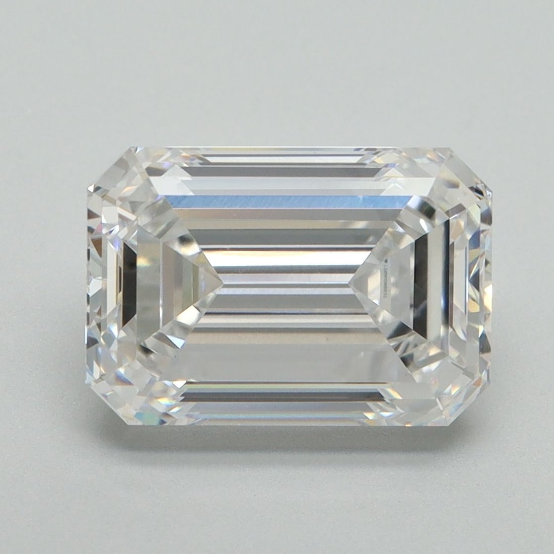 Loose Diamond - EMERALD 4.31ct D VVS2: Loose Diamond - EMERALD 4.31ct D VVS2 Source: This is a real non-mined Diamond that has been grown in a lab Shape: EMERALD Carats: 4.31 Color: D Clarity: VVS2 Certification: IGI Video: