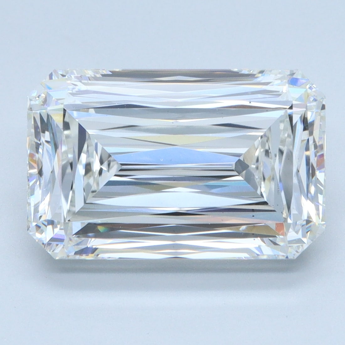 Loose Diamond - ASHOKA 5.55ct F VS1: Loose Diamond - ASHOKA 5.55ct F VS1 Source: This is a real non-mined Diamond that has been grown in a lab Shape: ASHOKA Carats: 5.55 Color: F Clarity: VS1 Certification: IGI Condition: Pre-Owned PLEAS