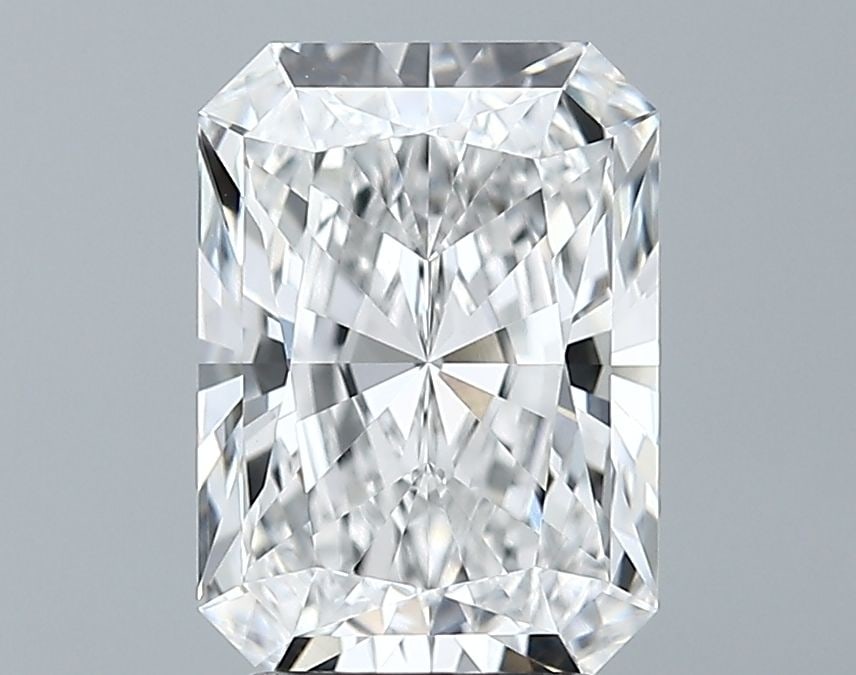 Loose Diamond - RADIANT 2.7ct E VVS2: Loose Diamond - RADIANT 2.7ct E VVS2 Source: This is a real non-mined Diamond that has been grown in a lab Shape: RADIANT Carats: 2.7 Color: E Clarity: VVS2 Certification: GIA Video: