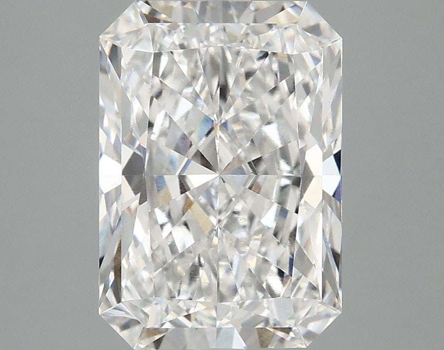 Loose Diamond - RADIANT 3.1ct E VS1: Loose Diamond - RADIANT 3.1ct E VS1 Source: This is a real non-mined Diamond that has been grown in a lab Shape: RADIANT Carats: 3.1 Color: E Clarity: VS1 Certification: IGI Video:
