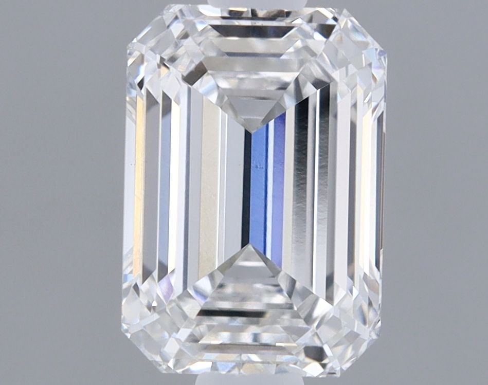 Loose Diamond - EMERALD 1.1ct E VVS2: Loose Diamond - EMERALD 1.1ct E VVS2 Source: This is a real non-mined Diamond that has been grown in a lab Shape: EMERALD Carats: 1.1 Color: E Clarity: VVS2 Certification: IGI Video: