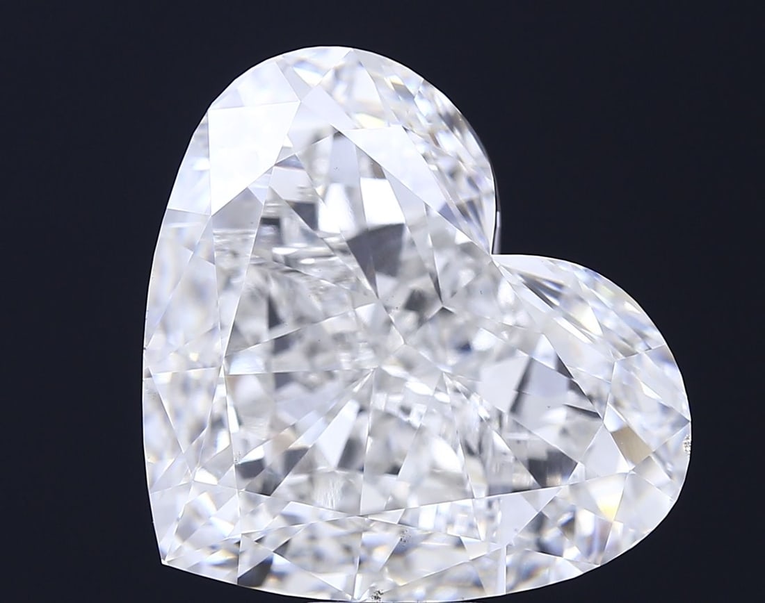 Loose Diamond - HEART 21.1ct G VS1: Loose Diamond - HEART 21.1ct G VS1 Source: This is a real non-mined Diamond that has been grown in a lab Shape: HEART Carats: 21.1 Color: G Clarity: VS1 Certification: IGI Video: