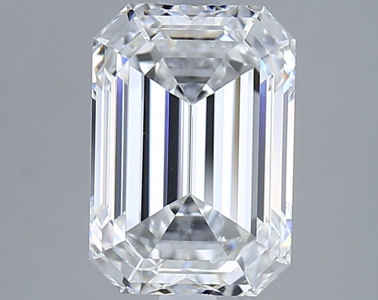 Loose Diamond - EMERALD 2.41ct E VS1: Loose Diamond - EMERALD 2.41ct E VS1 Source: This is a real non-mined Diamond that has been grown in a lab Shape: EMERALD Carats: 2.41 Color: E Clarity: VS1 Certification: GIA Video: