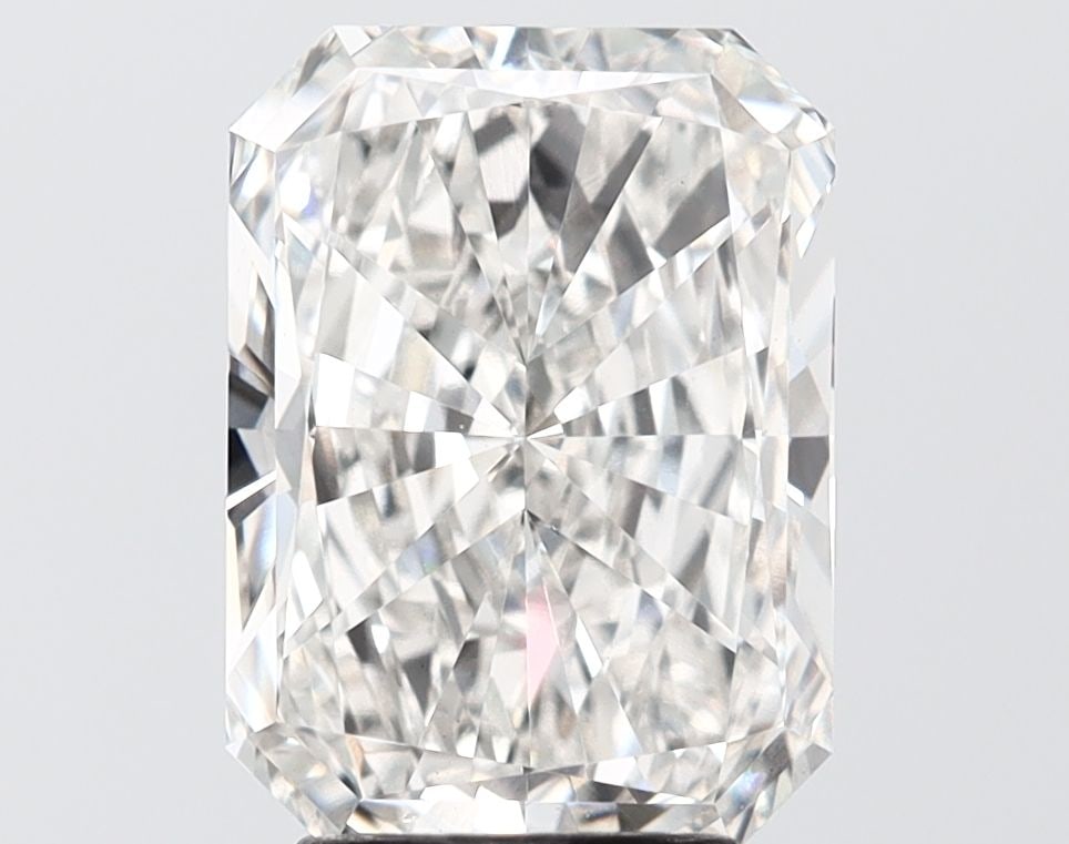 Loose Diamond - RADIANT 4.0ct G VS1: Loose Diamond - RADIANT 4.0ct G VS1 Source: This is a real non-mined Diamond that has been grown in a lab Shape: RADIANT Carats: 4.0 Color: G Clarity: VS1 Certification: IGI Video: