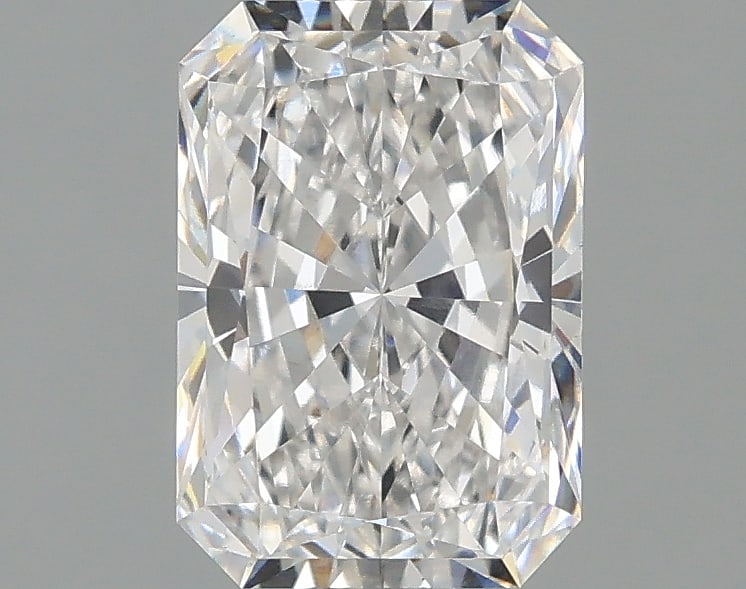 Loose Diamond - RADIANT 1.28ct E VS1: Loose Diamond - RADIANT 1.28ct E VS1 Source: This is a real non-mined Diamond that has been grown in a lab Shape: RADIANT Carats: 1.28 Color: E Clarity: VS1 Certification: IGI Condition: Pre-Owned PLE