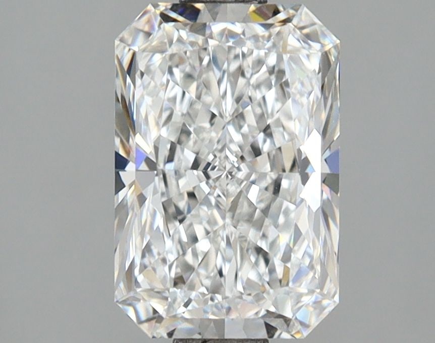 Loose Diamond - RADIANT 2.08ct D VVS2: Loose Diamond - RADIANT 2.08ct D VVS2 Source: This is a real non-mined Diamond that has been grown in a lab Shape: RADIANT Carats: 2.08 Color: D Clarity: VVS2 Certification: IGI Video: