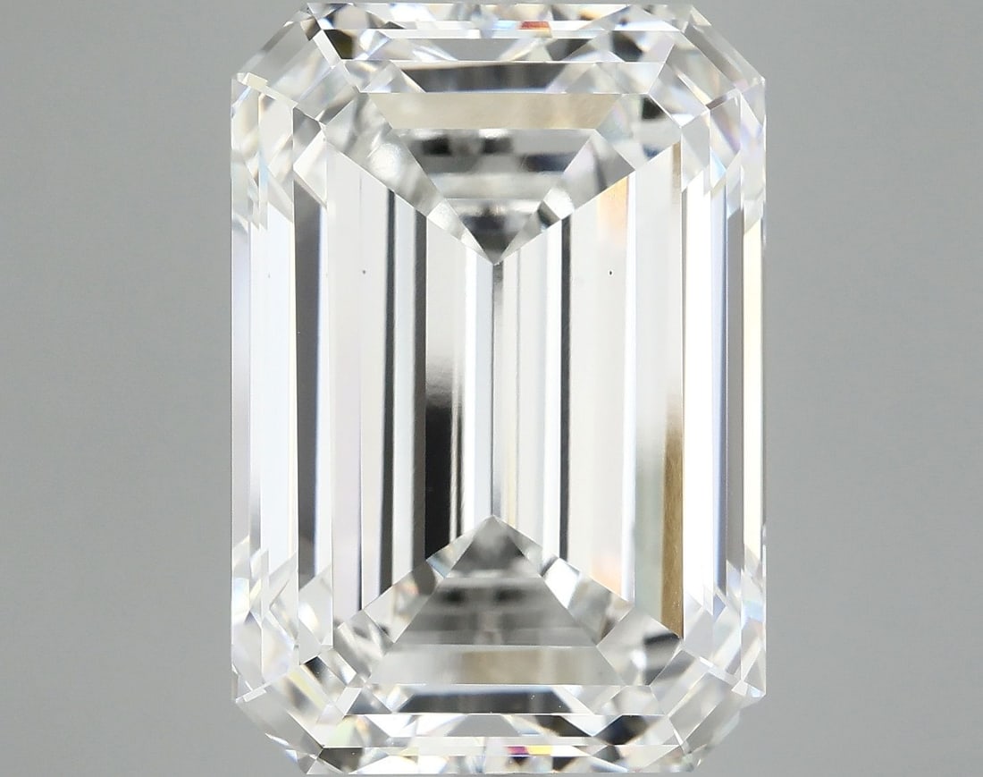 Loose Diamond - EMERALD 15.76ct F VS1: Loose Diamond - EMERALD 15.76ct F VS1 Source: This is a real non-mined Diamond that has been grown in a lab Shape: EMERALD Carats: 15.76 Color: F Clarity: VS1 Certification: IGI Video: