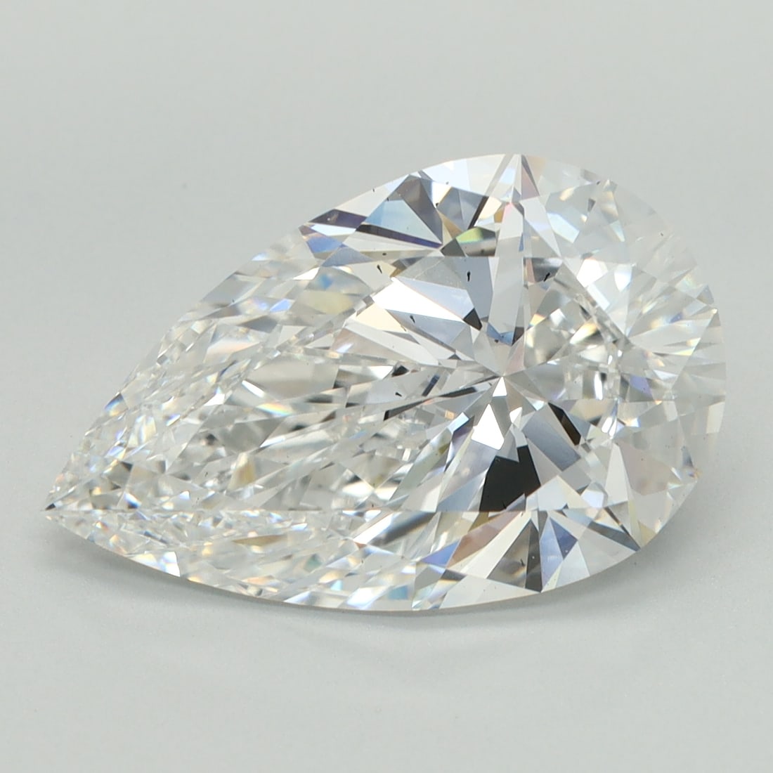Loose Diamond - PEAR 5.11ct E VS2: Loose Diamond - PEAR 5.11ct E VS2 Source: This is a real non-mined Diamond that has been grown in a lab Shape: PEAR Carats: 5.11 Color: E Clarity: VS2 Certification: IGI Condition: Pre-Owned PLEASE NO