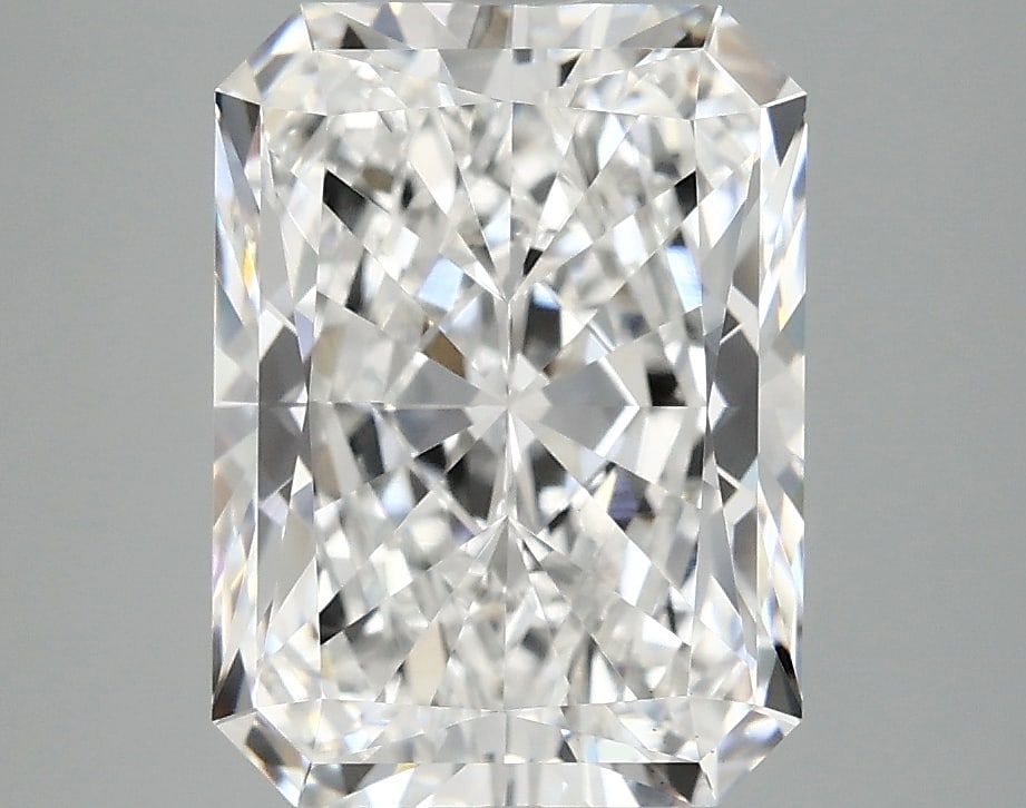 Loose Diamond - RADIANT 3.91ct E VS1: Loose Diamond - RADIANT 3.91ct E VS1 Source: This is a real non-mined Diamond that has been grown in a lab Shape: RADIANT Carats: 3.91 Color: E Clarity: VS1 Certification: IGI Condition: Pre-Owned PLE