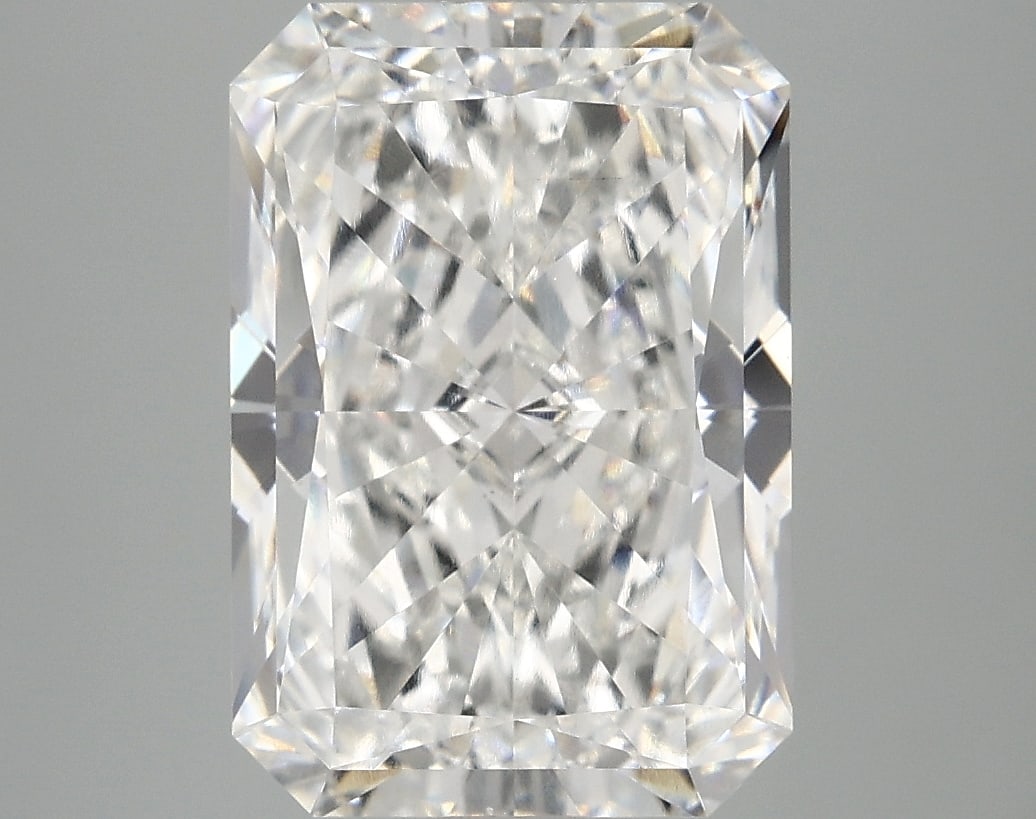 Loose Diamond - RADIANT 4.83ct E VS2: Loose Diamond - RADIANT 4.83ct E VS2 Source: This is a real non-mined Diamond that has been grown in a lab Shape: RADIANT Carats: 4.83 Color: E Clarity: VS2 Certification: IGI Condition: Pre-Owned PLE